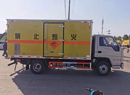 三沙爆破器材运输车工人安全操作规范与智能技术保障